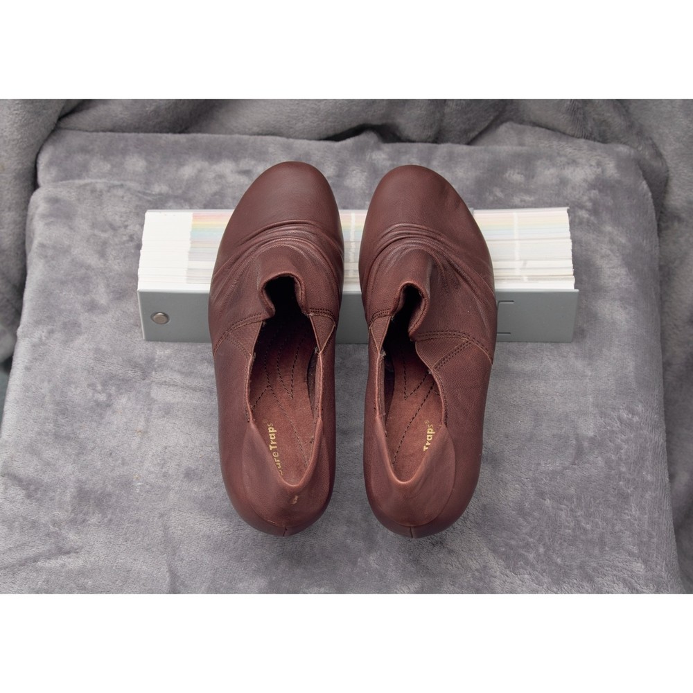 Bare Traps 8.5 Shoe